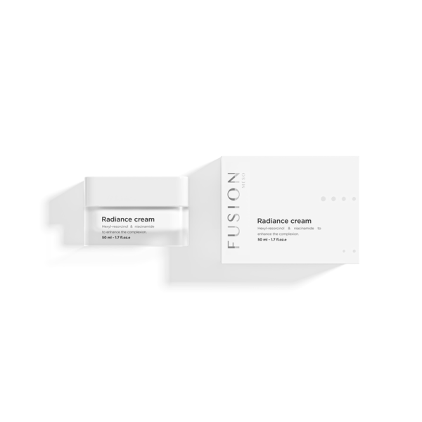 Square jar with moisturising cream