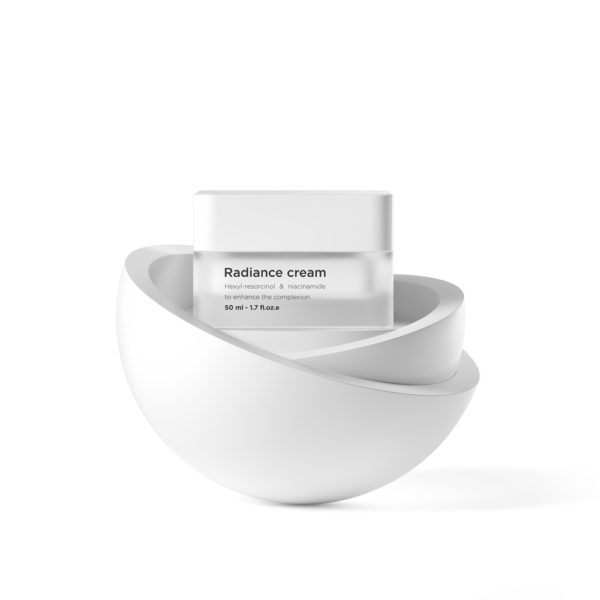 Square jar with moisturising cream